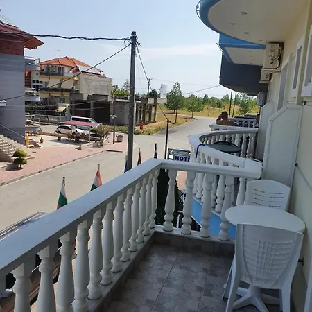 Kostis 酒店 Vromerí
